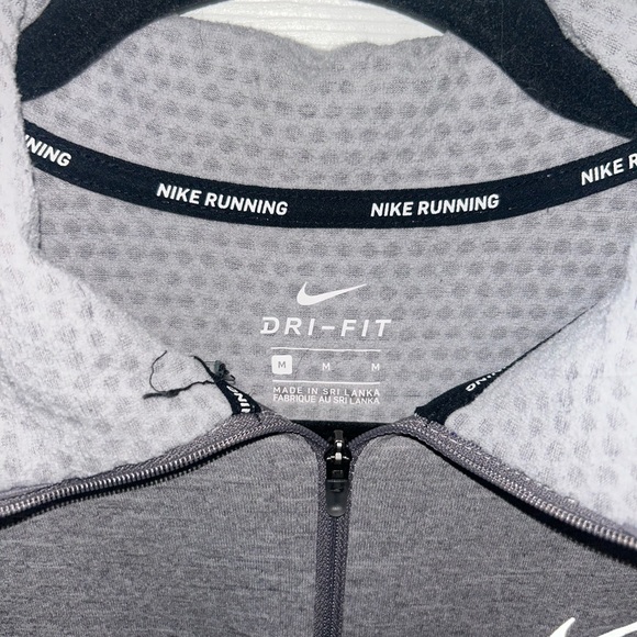 Nike Women’s Dri-FIT Gray Running Jacket Medium - Picture 3 of 4